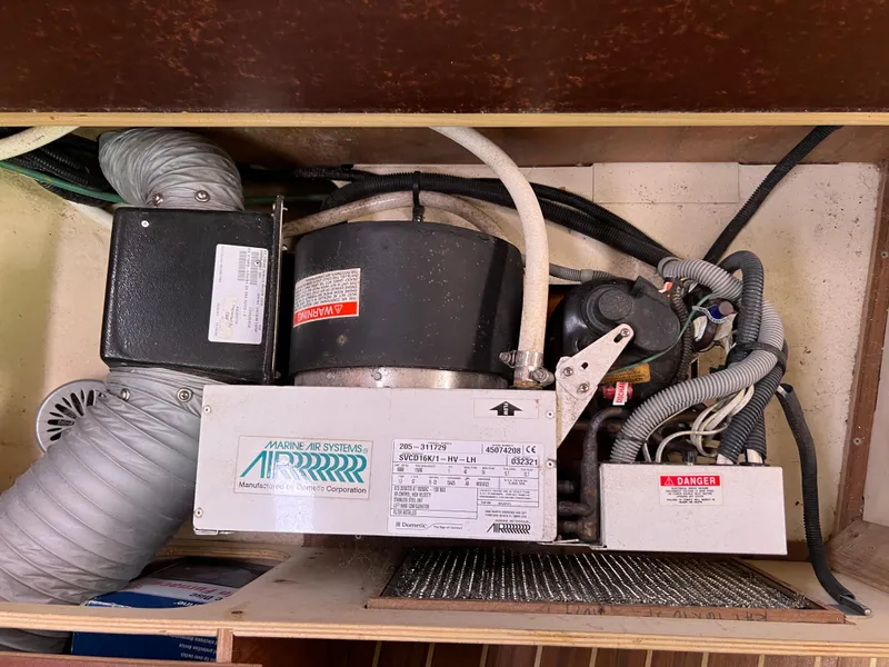 Slide: The Image of Hunter 36 2005 - 53