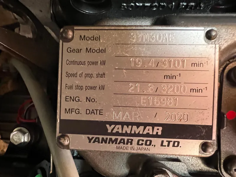 Slide: The Image of Hunter 36 2005 - 56