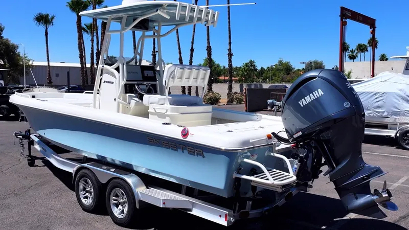 Slide: The Image of Skeeter SX2550 Family - 10