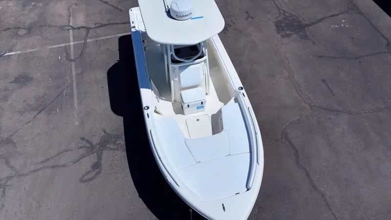 Slide: The Image of Skeeter SX2550 Family - 14