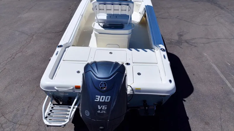 Slide: The Image of Skeeter SX2550 Family - 16