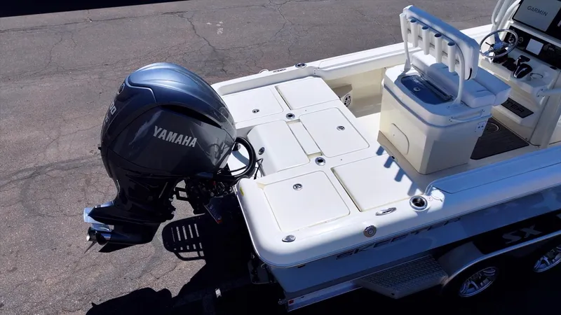 Slide: The Image of Skeeter SX2550 Family - 18