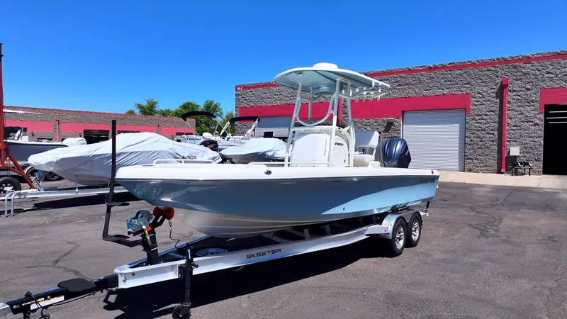 Slide: The Image of Skeeter SX2550 Family - 2