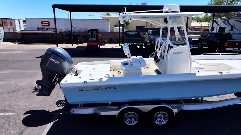 Slide: The Image of Skeeter SX2550 Family - 23