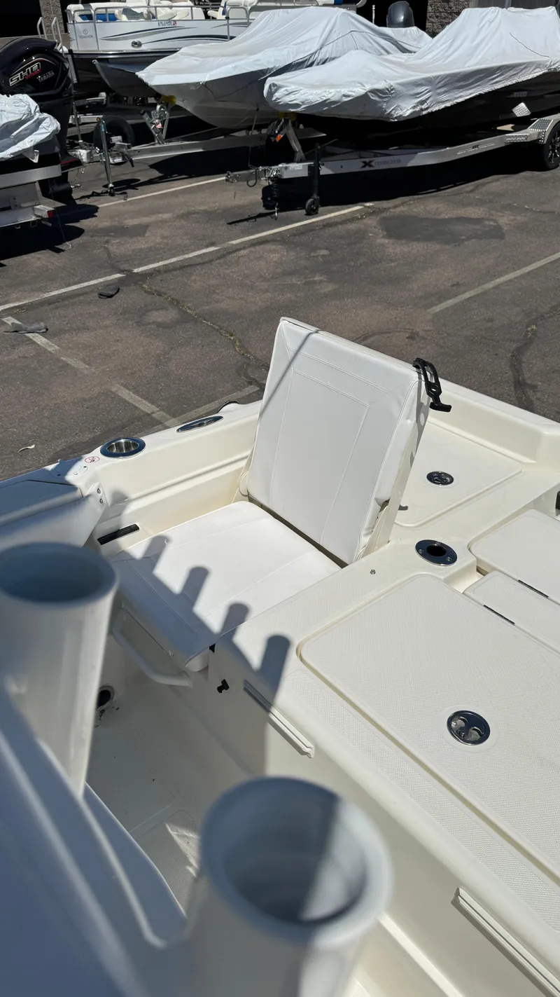 Slide: The Image of Skeeter SX2550  - 28