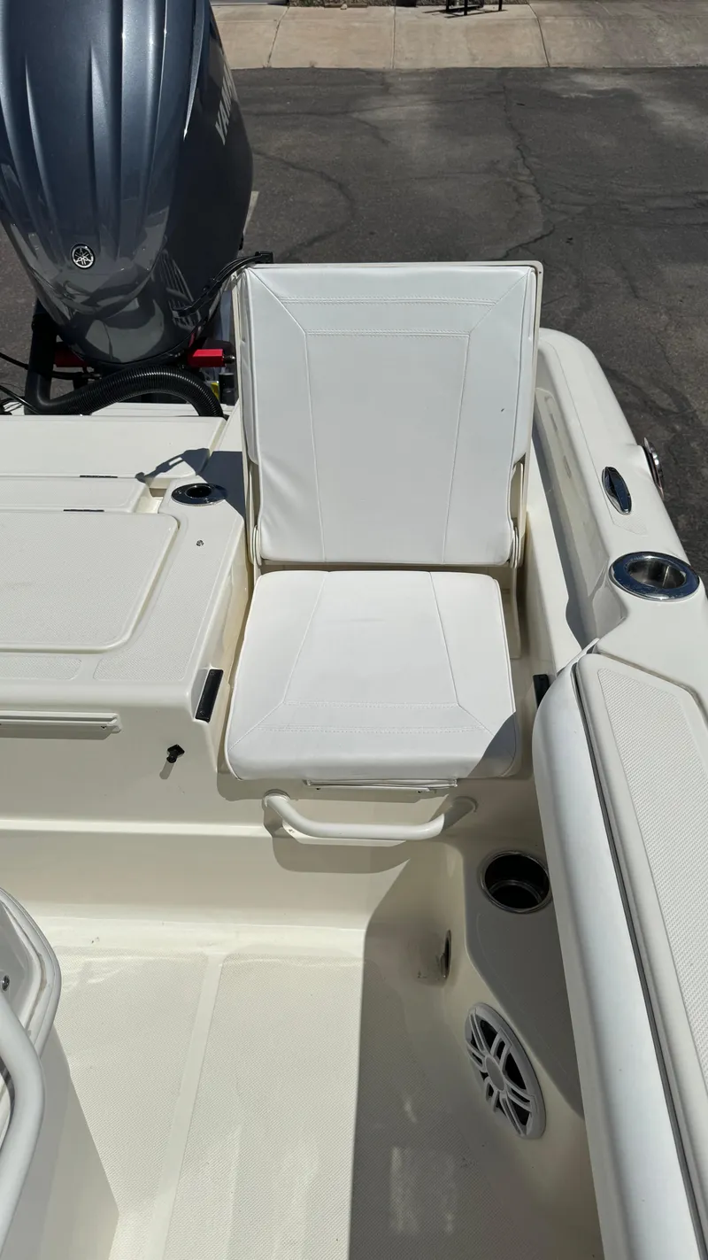 Slide: The Image of Skeeter SX2550  - 29