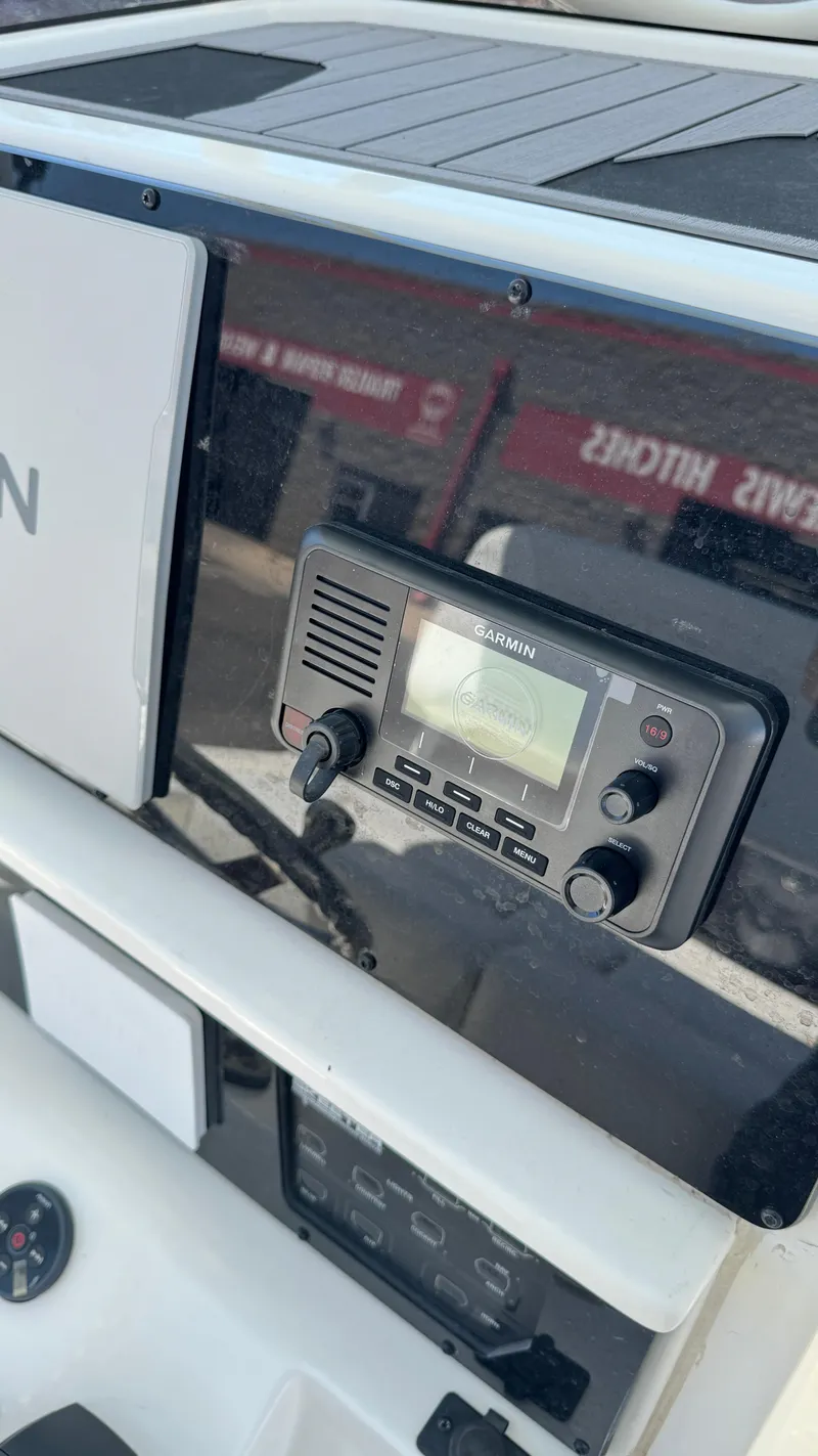 Slide: The Image of Skeeter SX2550  - 30