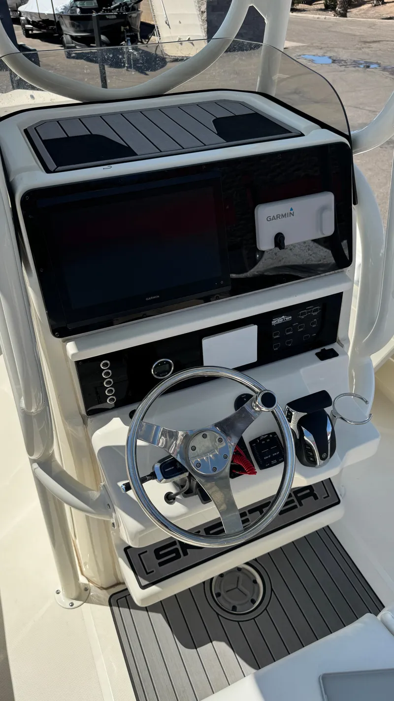 Slide: The Image of Skeeter SX2550  - 32