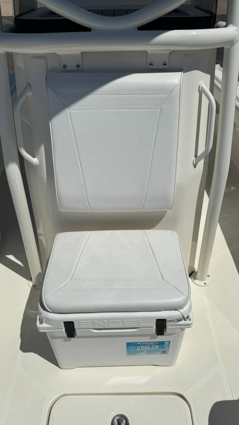 Slide: The Image of Skeeter SX2550  - 34