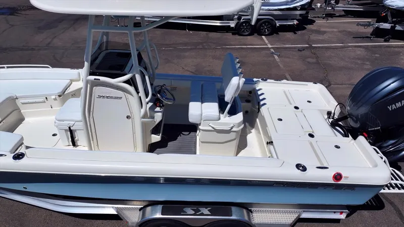 Slide: The Image of Skeeter SX2550 Family - 6