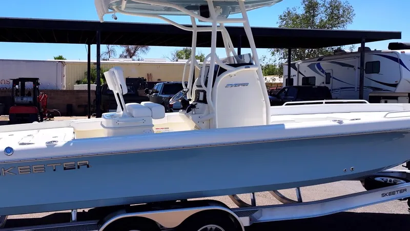 Slide: The Image of Skeeter SX2550 Family - 7