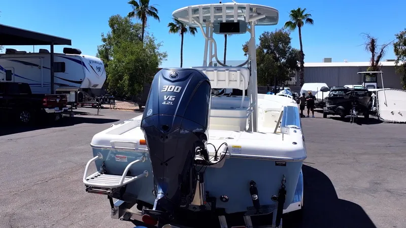 Slide: The Image of Skeeter SX2550 Family - 9