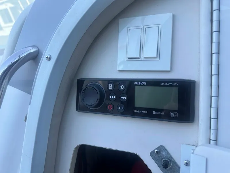 Slide: The Image of Fusion MS-RA70NSX stereo system on a 1999 Formula 330 SS boat. - 39