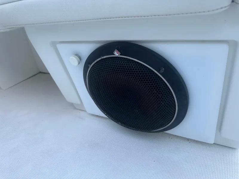 Slide: The Image of Speaker on a 1999 Formula 330 SS boat. - 46