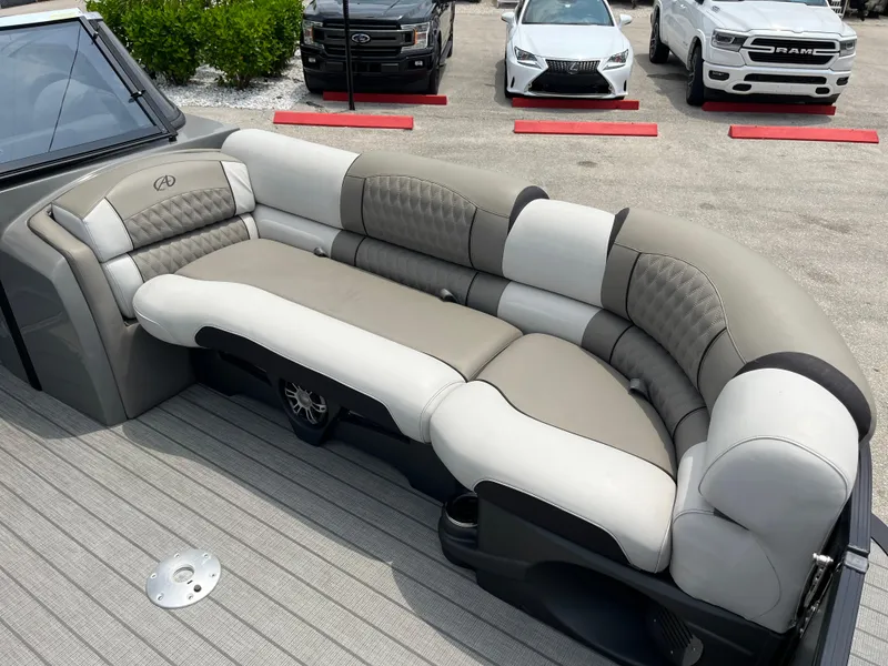 Slide: The Image of 2023 Avalon 2585 Excalibur LTD Tri Toon boat with luxurious seating. - 16