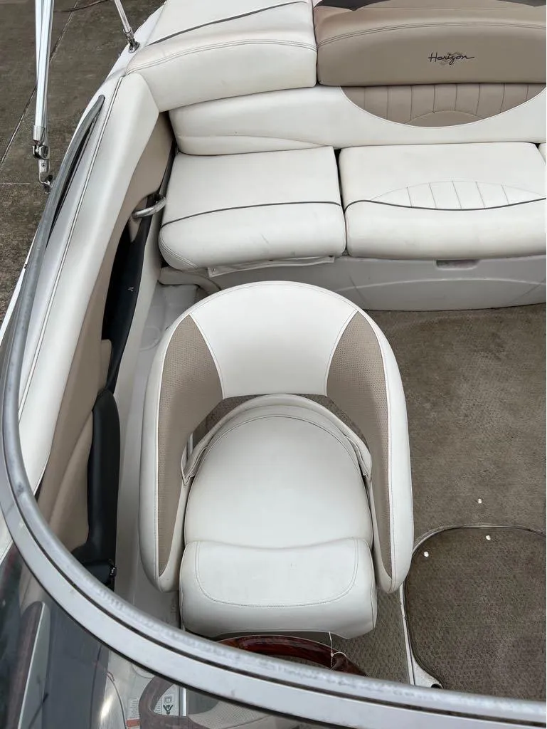 Slide: The Image of Four Winns 190 Horizon 2005 - 10