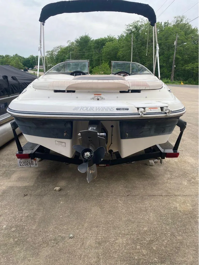 Slide: The Image of Four Winns 190 Horizon 2005 - 16