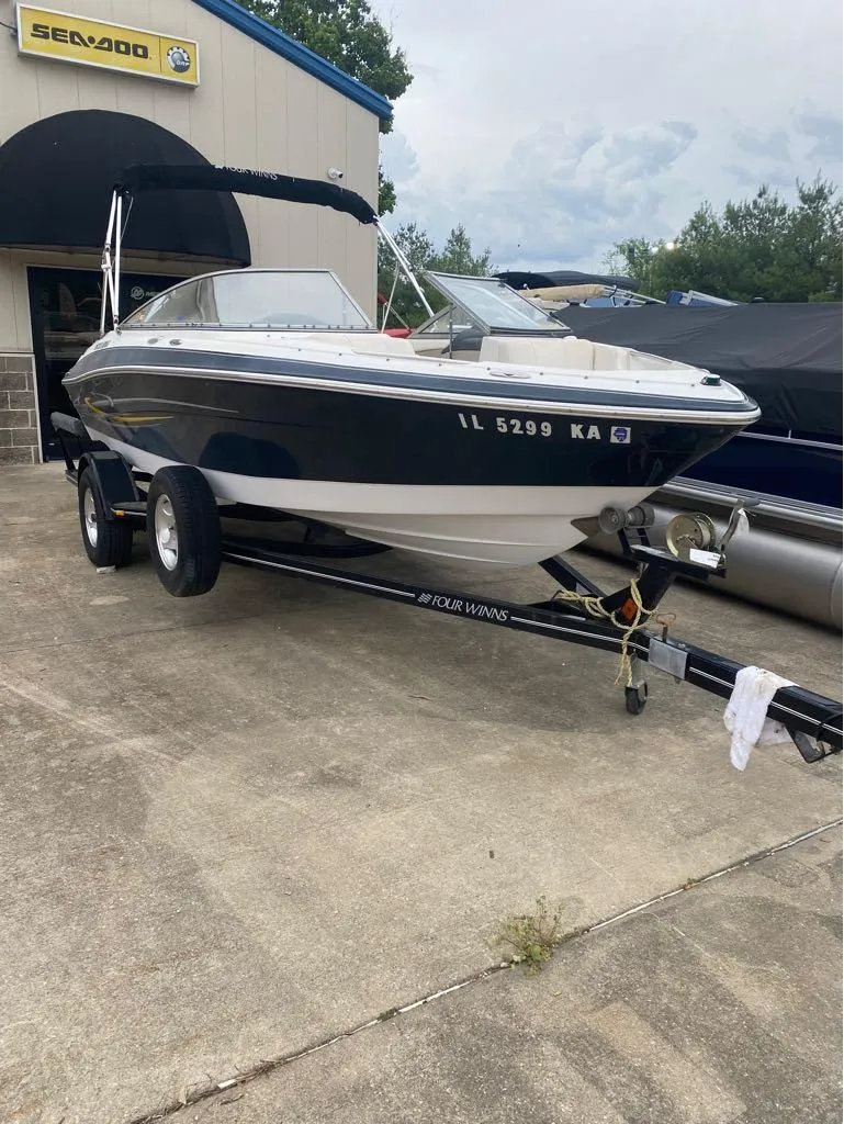 Slide: The Image of Four Winns 190 Horizon 2005 - 17