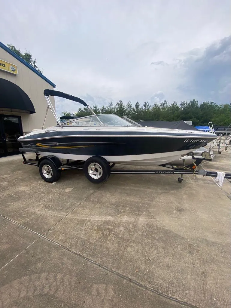 Slide: The Image of Four Winns 190 Horizon 2005 - 3