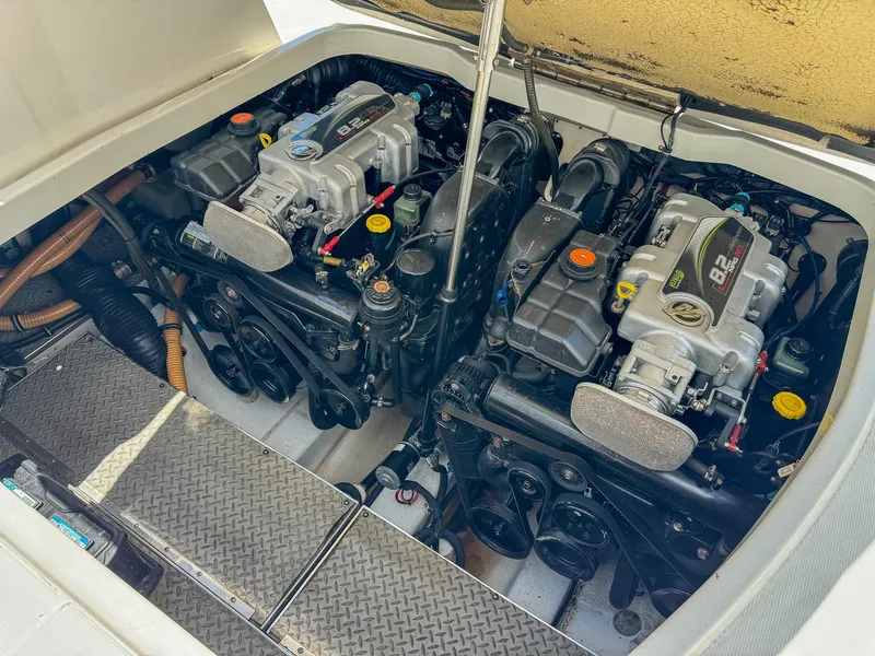 Slide: The Image of Engine compartment of a 2005 Formula 370 Super Sport boat. - 22