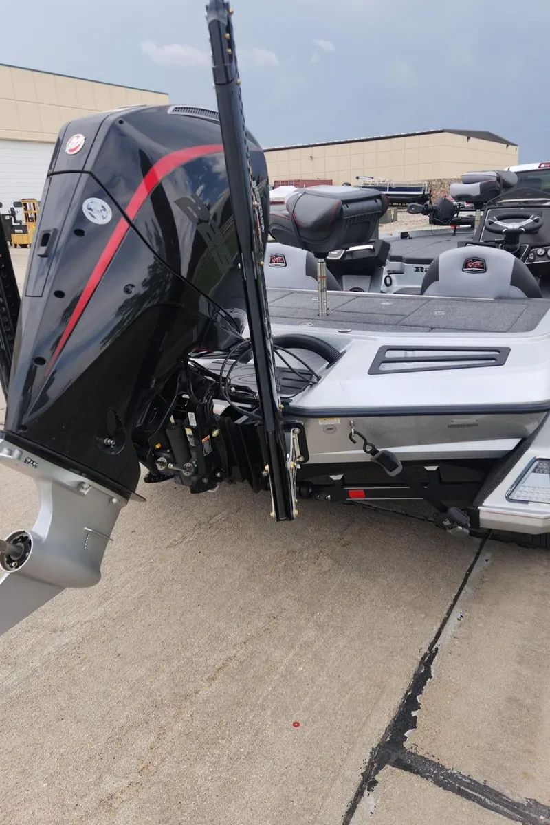 Slide: The Image of 2024 Ranger Z519 Garmin Ranger Cup Equipped boat with powerful outboard motor. - 10