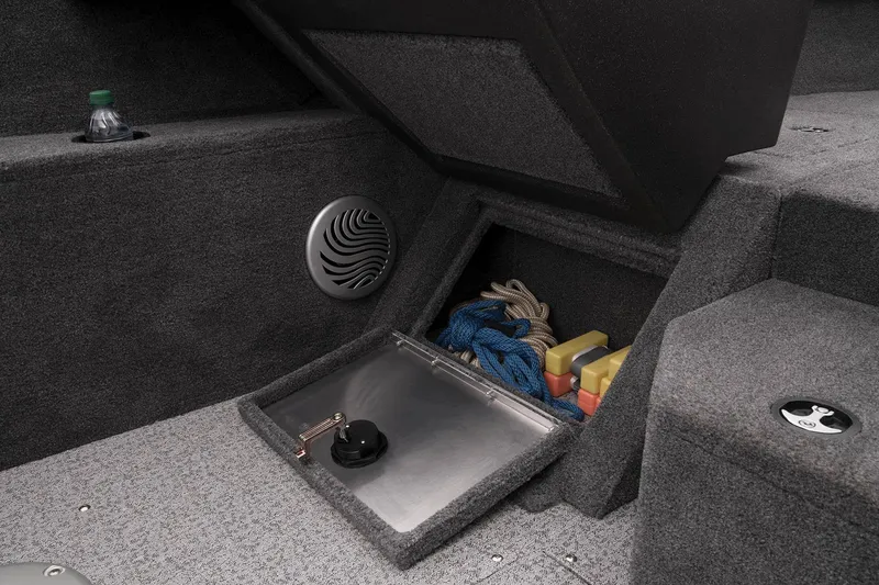 Slide: The Image of Tracker Pro Guide V-175 WT 2024 - 33