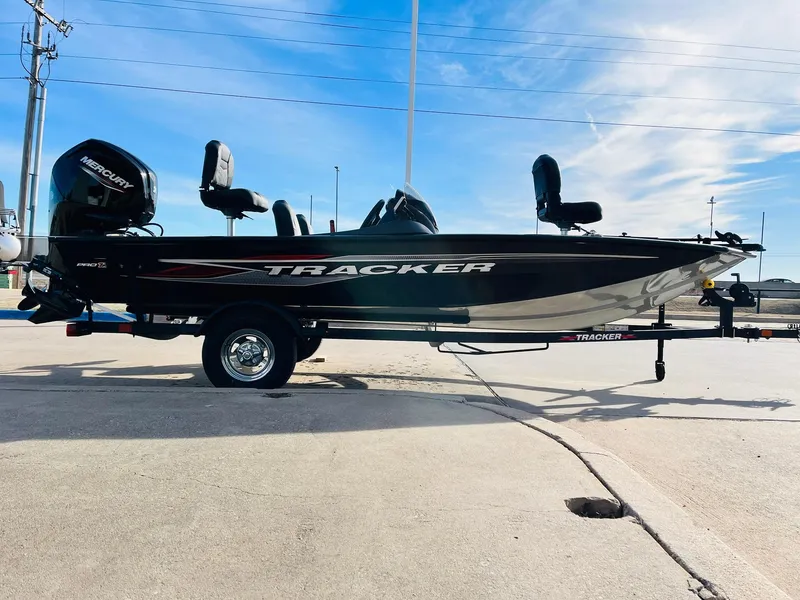 Slide: The Image of 2024 Tracker Pro Team 175 TF fishing boat on trailer. - 4