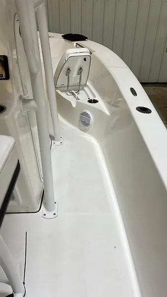 Slide: The Image of Sea Pro 202 Center Console 2024 - 12