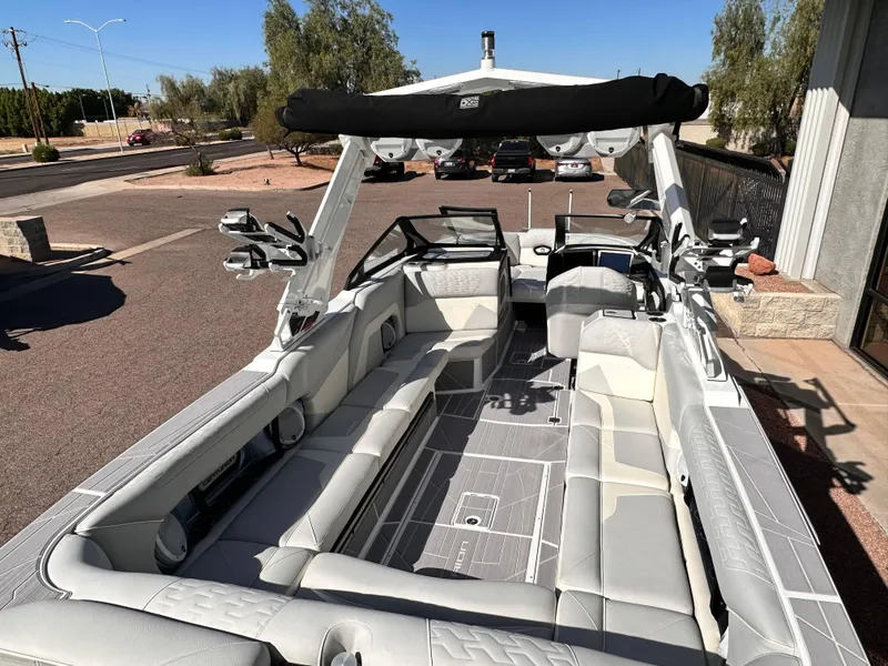 Slide: The Image of Centurion Ri265 2024 - 9