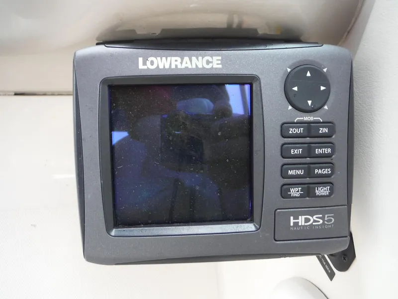 Slide: The Image of Lowrance HDS-5 marine GPS on 2007 Sea Ray 240 Sundeck boat. - 14