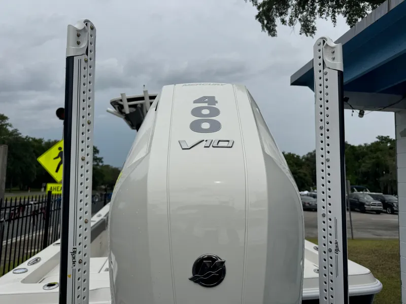 Slide: The Image of 2024 Ranger 2510 boat with 400 V10 engine, rear view. - 4