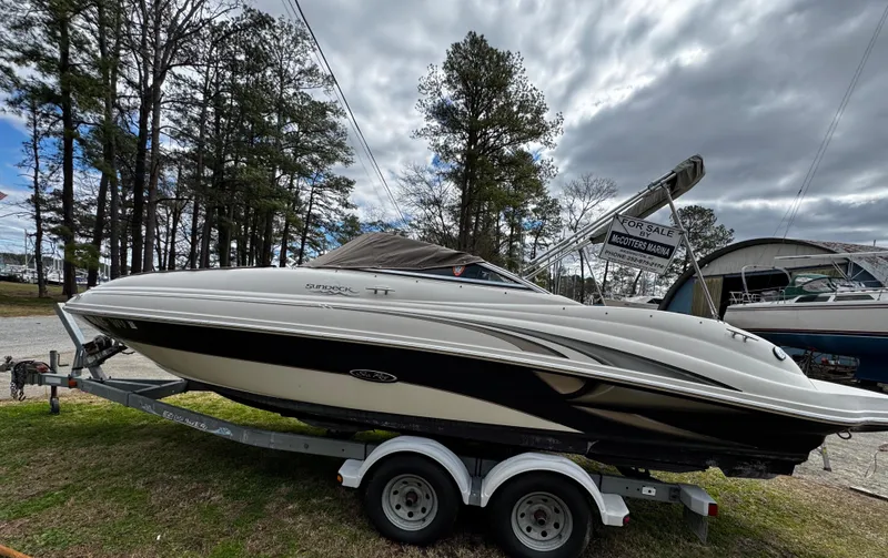 The Image of  2003 Sea Ray 220 Sundeck - 0