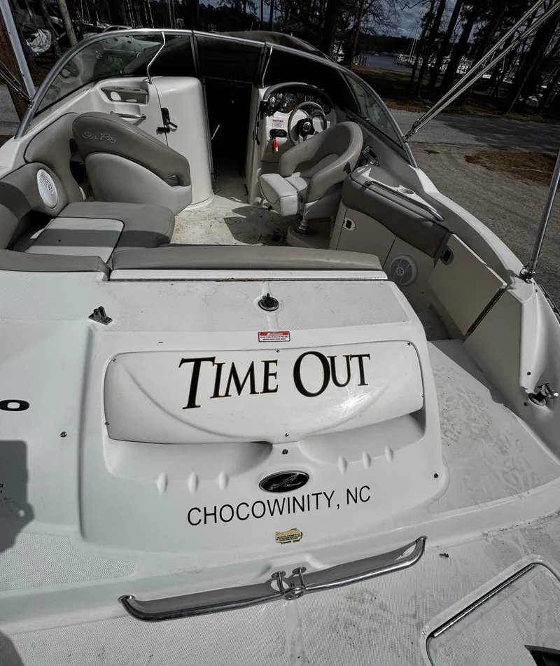 Slide: The Image of 2003 Sea Ray 220 Sundeck - 17