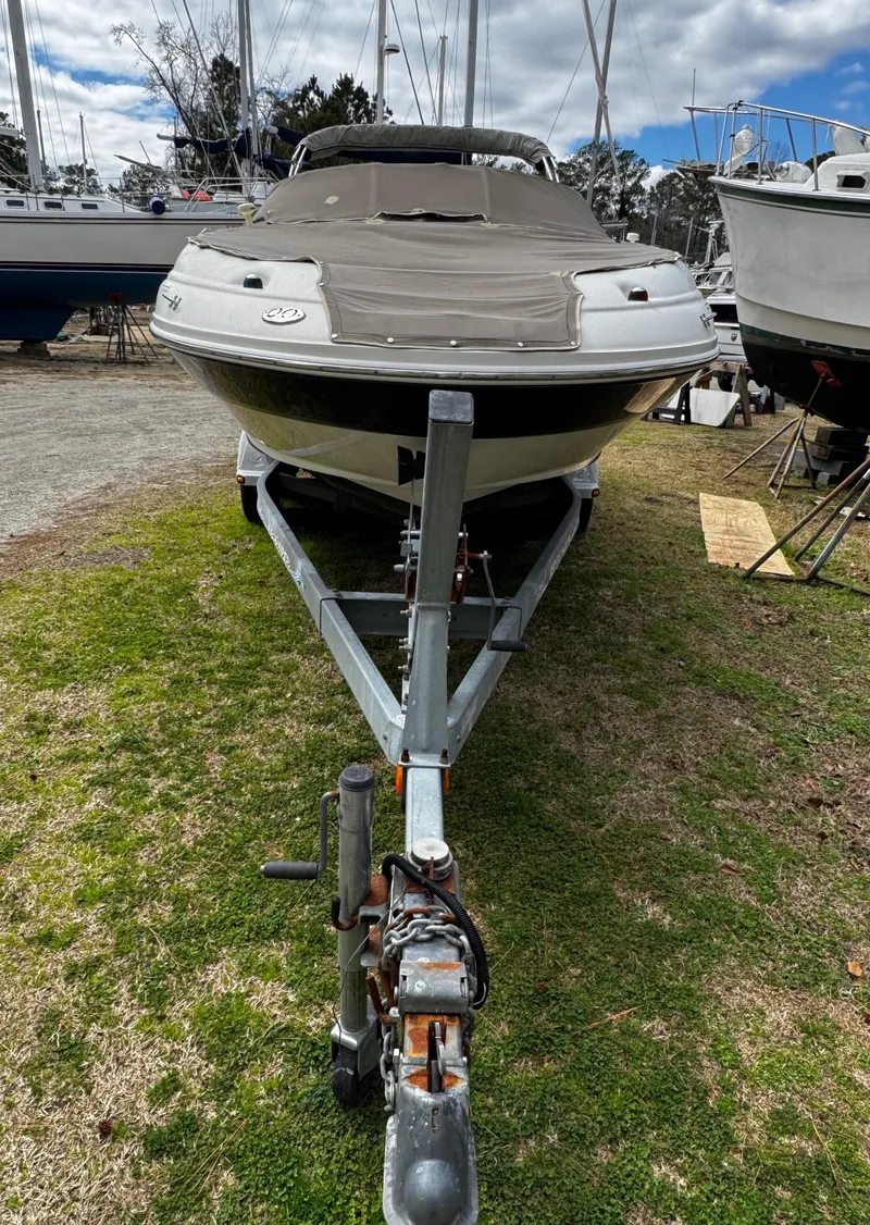 Slide: The Image of 2003 Sea Ray 220 Sundeck - 22