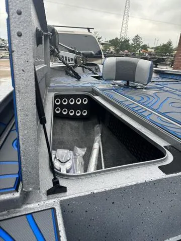 Slide: The Image of Xpress X19 Pro 2025 - 5