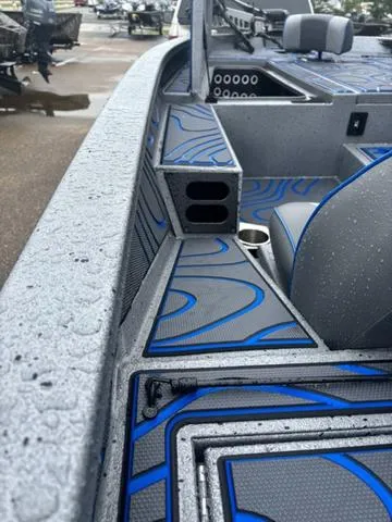 Slide: The Image of Xpress X19 Pro 2025 - 8