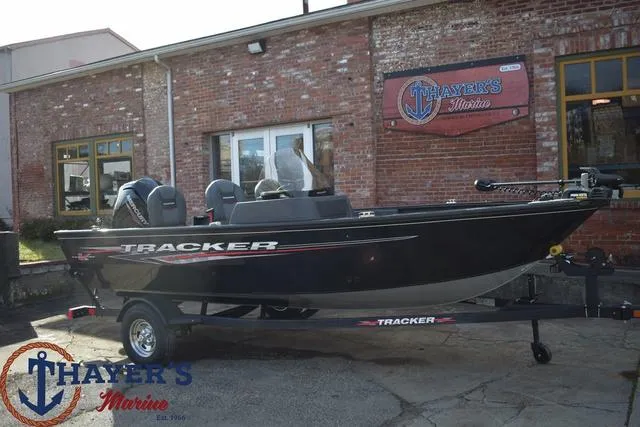 Slide: The Image of Tracker Pro Guide V-16 SC 2024 - 22