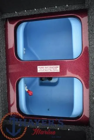 Slide: The Image of 2024 Nitro Z17 livewell system with pump-out feature. - 24