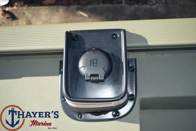 Slide: The Image of 2024 Tracker GRIZZLY® 1754 SC boat detail at Thayer's Marine. - 20