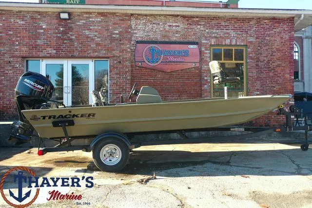 Slide: The Image of 2024 Tracker GRIZZLY® 1754 SC boat at Thayer's Marine dealership. - 21