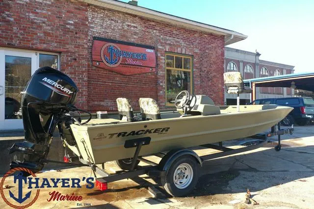 Slide: The Image of 2024 Tracker GRIZZLY® 1754 SC boat at Thayer's Marine dealership. - 3