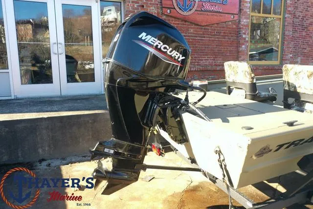 Slide: The Image of 2024 Tracker GRIZZLY® 1754 SC boat with Mercury outboard motor at Thayer's Marine. - 5