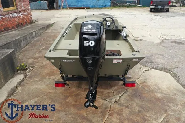 Slide: The Image of Tracker Grizzly 1648 SC 2024 - 10