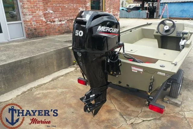 Slide: The Image of Tracker Grizzly 1648 SC 2024 - 11