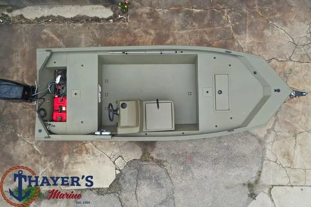 Slide: The Image of Tracker Grizzly 1648 SC 2024 - 7