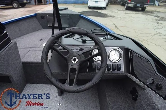 Slide: The Image of Lund 1650 Rebel XL Sport 2024 - 11