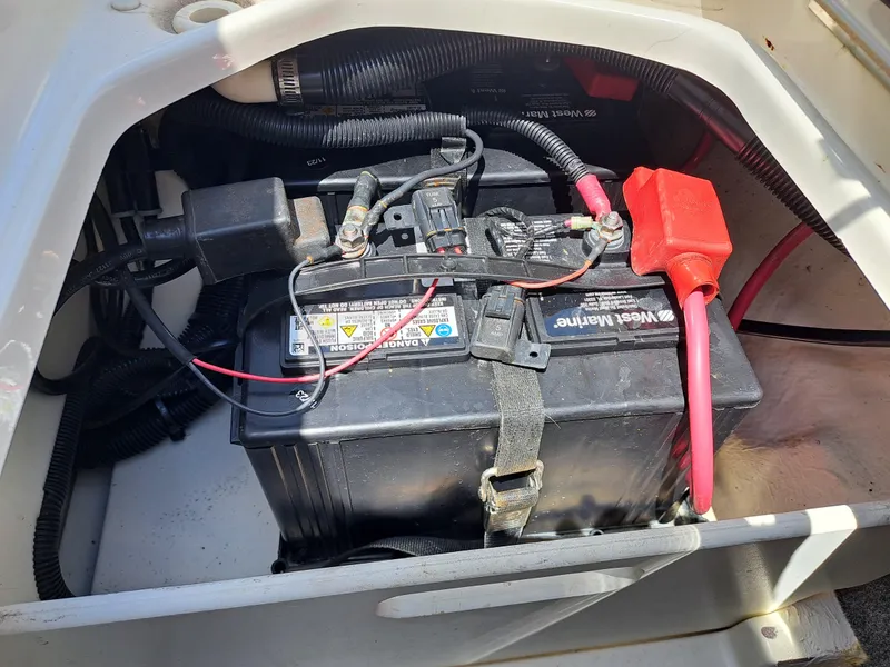 Slide: The Image of Sea Ray SPX 230 Outboard 2019 - 52