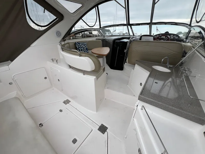 Slide: The Image of Regal 3760 Sportyacht 2010 - 11