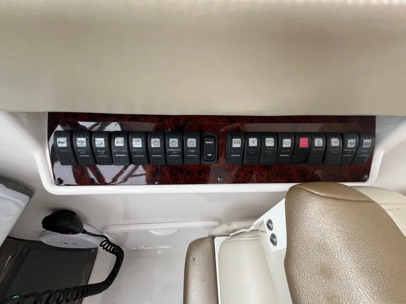 Slide: The Image of Regal 3760 Sportyacht 2010 - 23