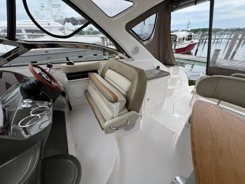 Slide: The Image of Regal 3760 Sportyacht 2010 - 25